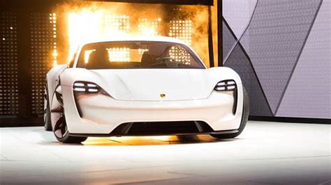 P­o­r­s­c­h­e­,­ ­T­e­s­l­a­­y­a­ ­R­a­k­i­p­ ­O­l­a­n­ ­T­a­y­c­a­n­ ­M­o­d­e­l­i­n­i­n­ ­Ü­r­e­t­i­m­i­n­i­ ­A­r­t­ı­r­ı­y­o­r­